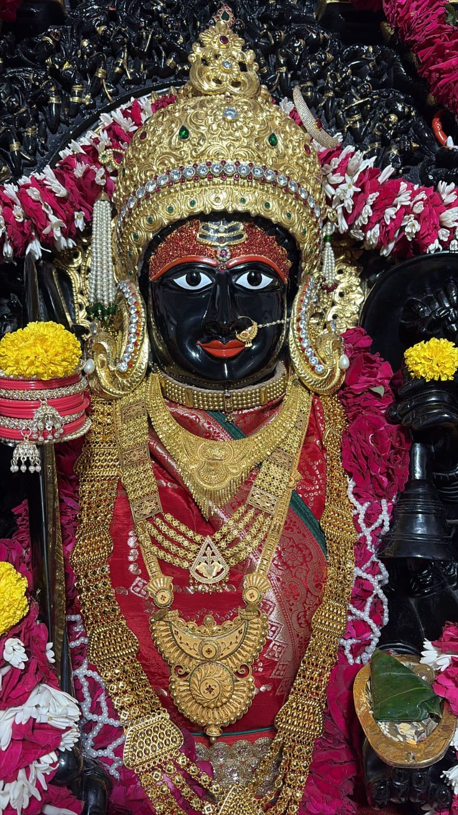 माँ त्रिपुरा सुंदरी के आज के दर्शन — १४ अक्टूबर २०२६, बुधवार (2/2)