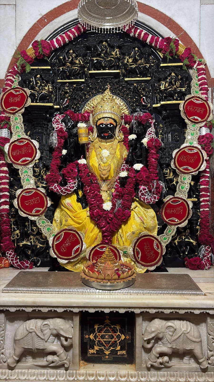 माँ त्रिपुरा सुंदरी के आज के दर्शन — १६ अक्टूबर २०२६, शुक्रवार (1/2)