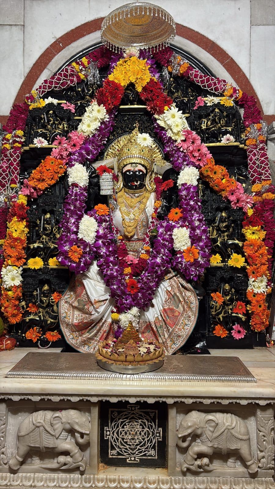 माँ त्रिपुरा सुंदरी के आज के दर्शन — २० अक्टूबर २०२६, मंगलवार (1/2)