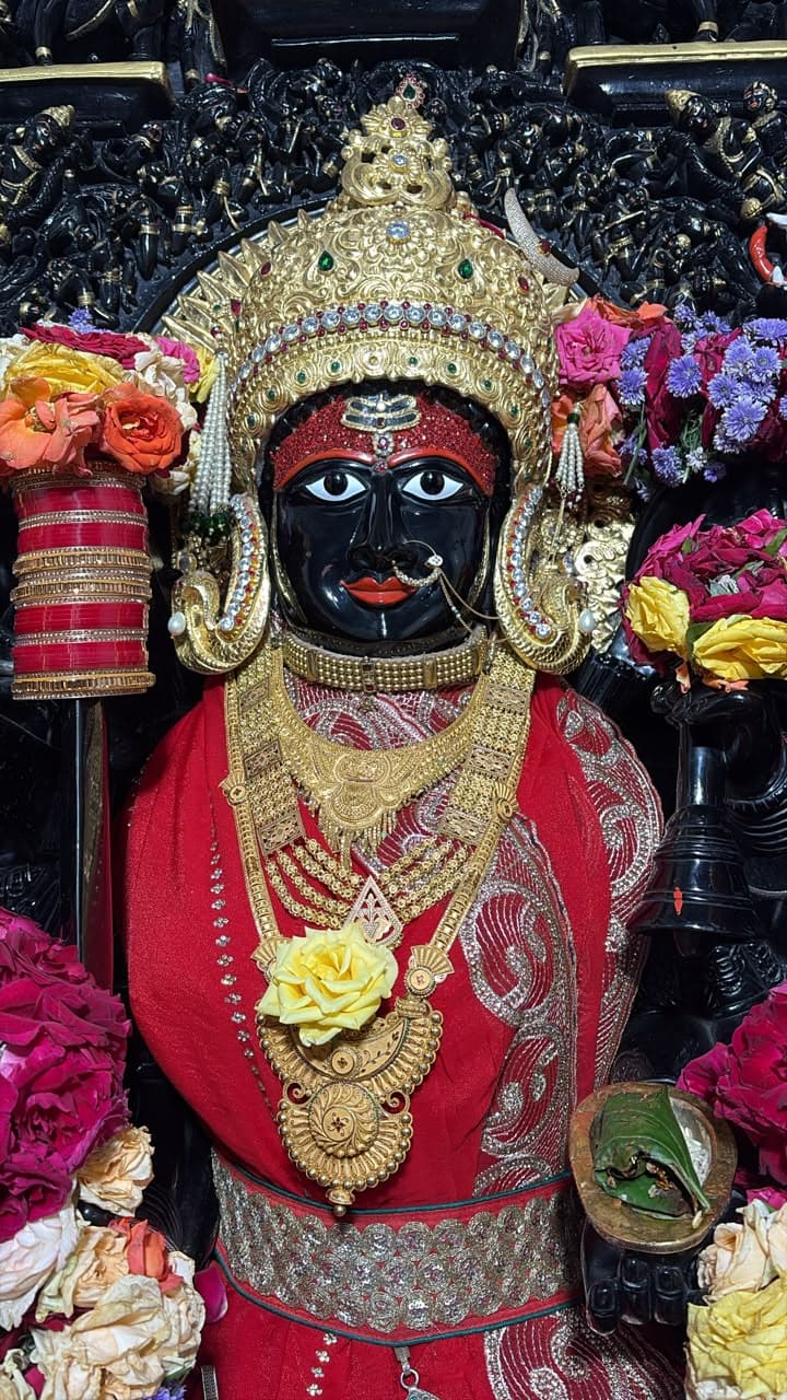 माँ त्रिपुरा सुंदरी के आज के दर्शन — २१ अक्टूबर २०२६, बुधवार (2/2)