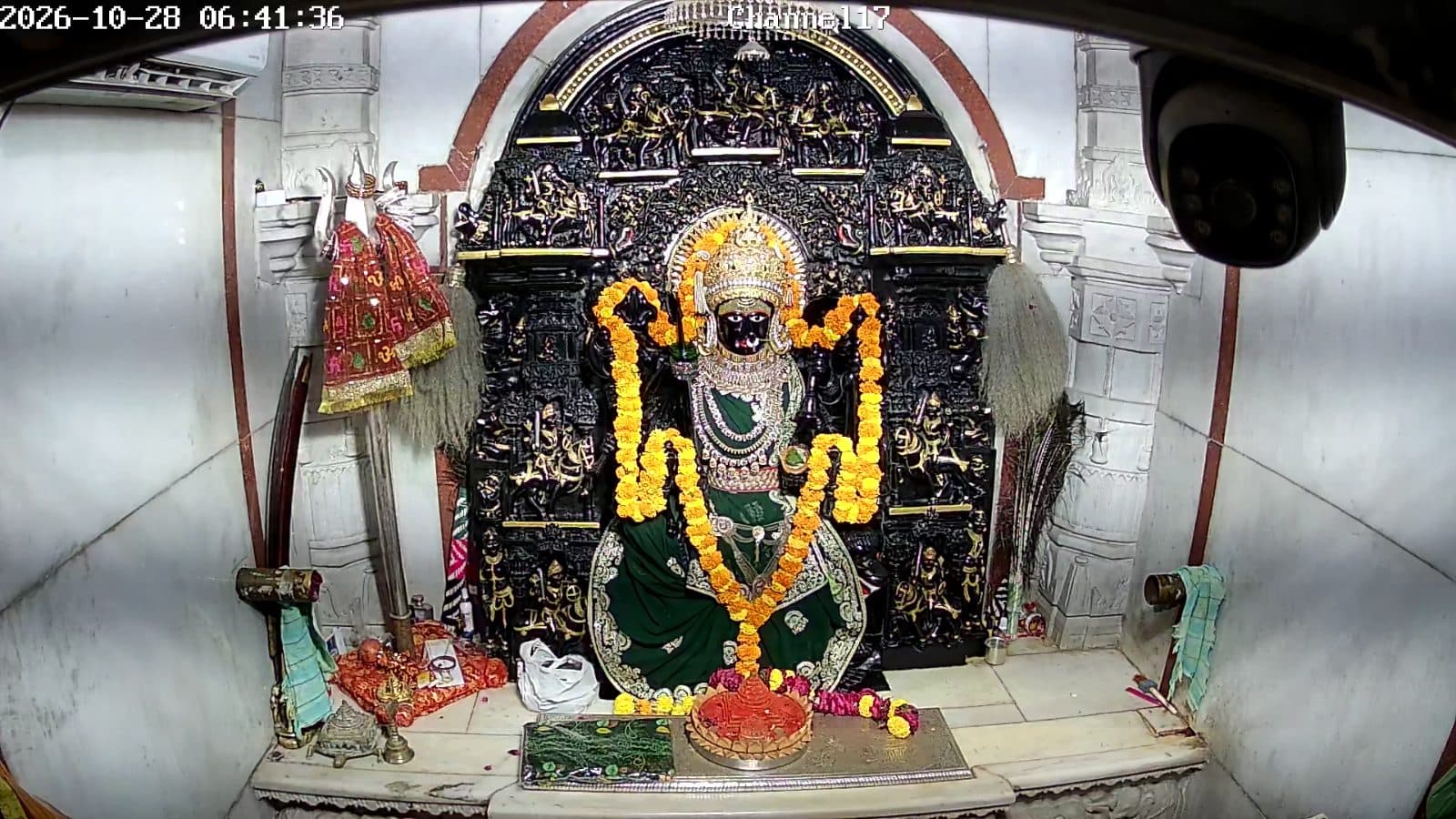 माँ त्रिपुरा सुंदरी के आज के दर्शन — २८ अक्टूबर २०२६, बुधवार (1/1)