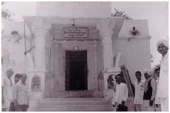 मंदिर का प्रवेश द्वार - प्रारंभिक काल